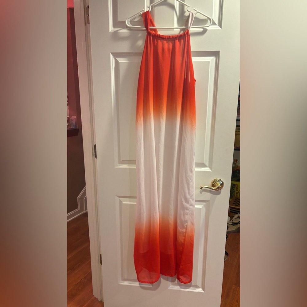 Beautiful maxi dress with lining.
